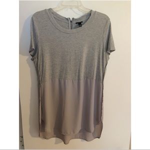 Gray jersey/silky blouse with zipper & side split
